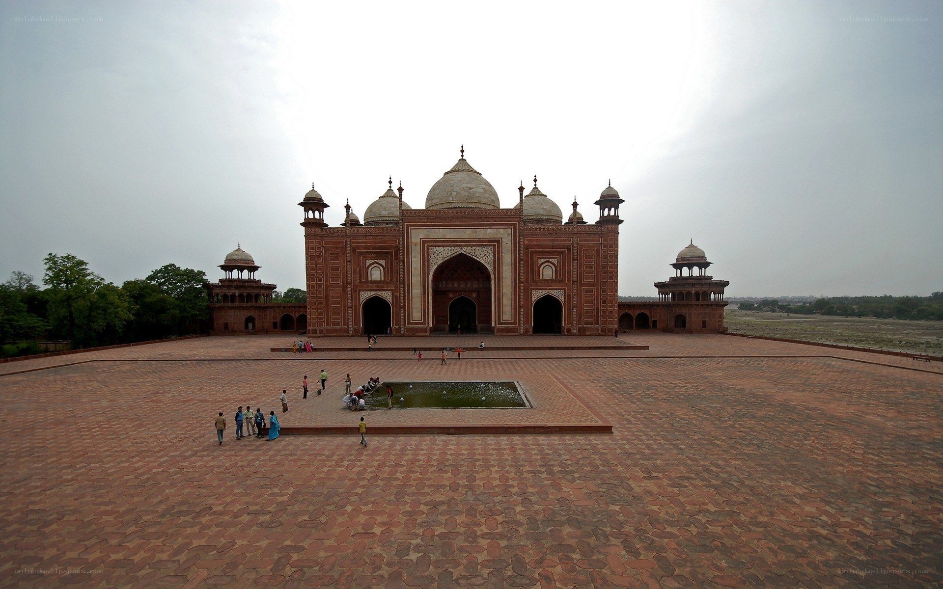 Taj Mahal courtyard view