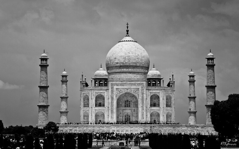 Taj Mahal in black and white