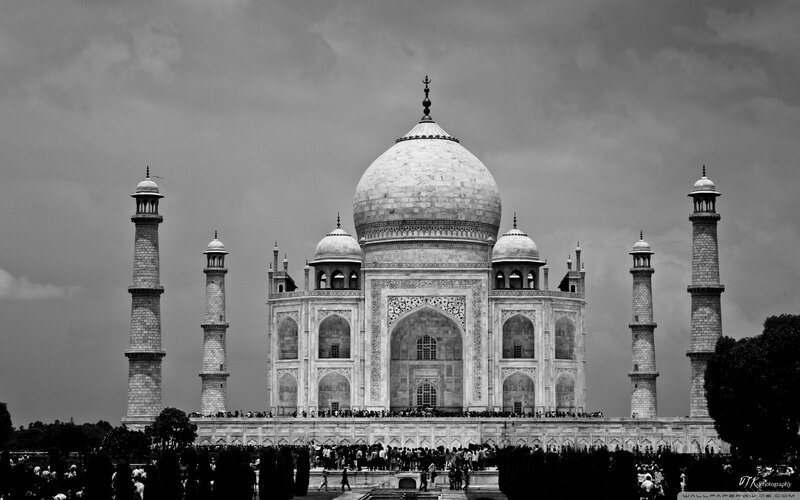 Taj Mahal Monument — Black