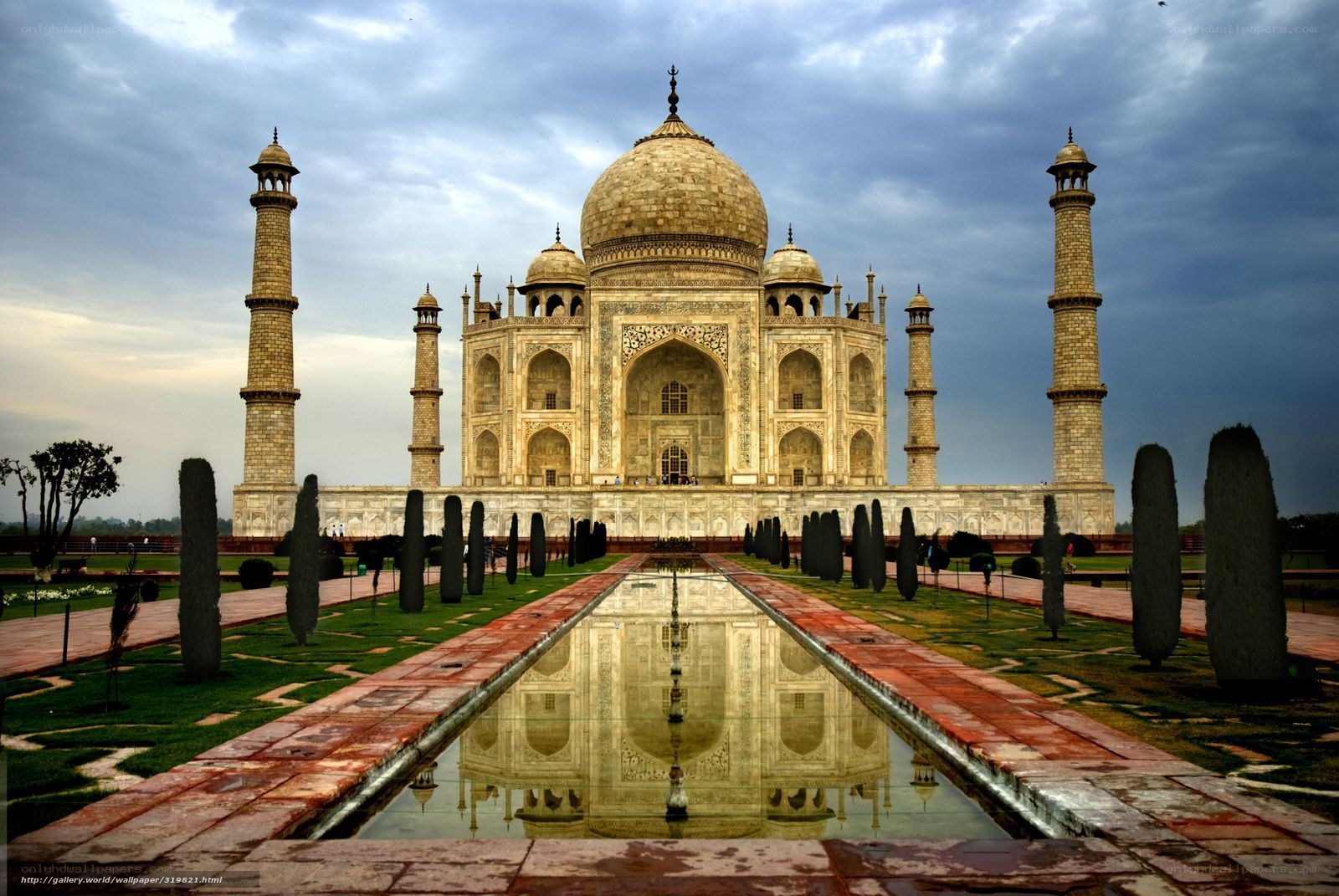 Taj Mahal reflection