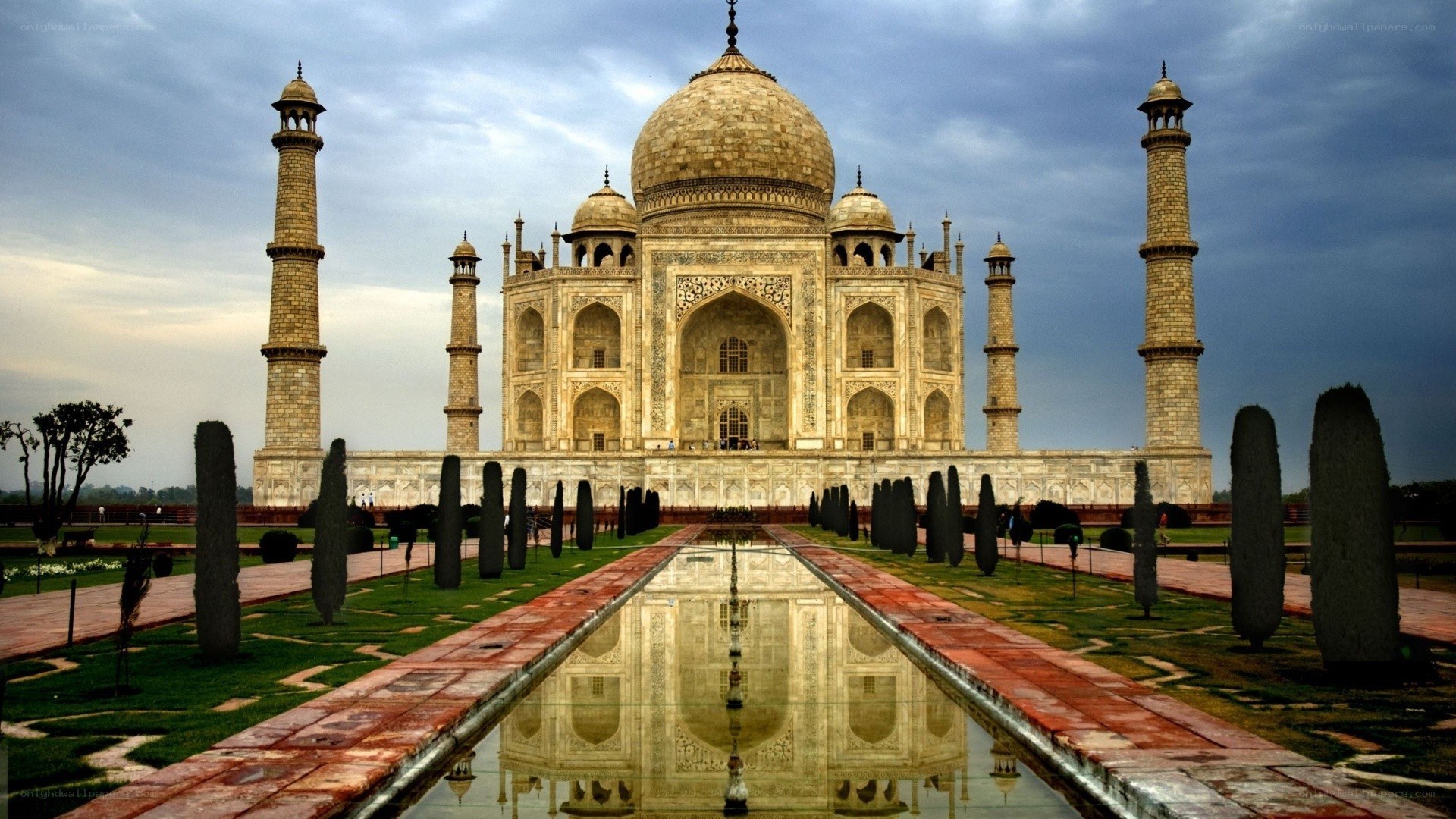 Taj Mahal reflection