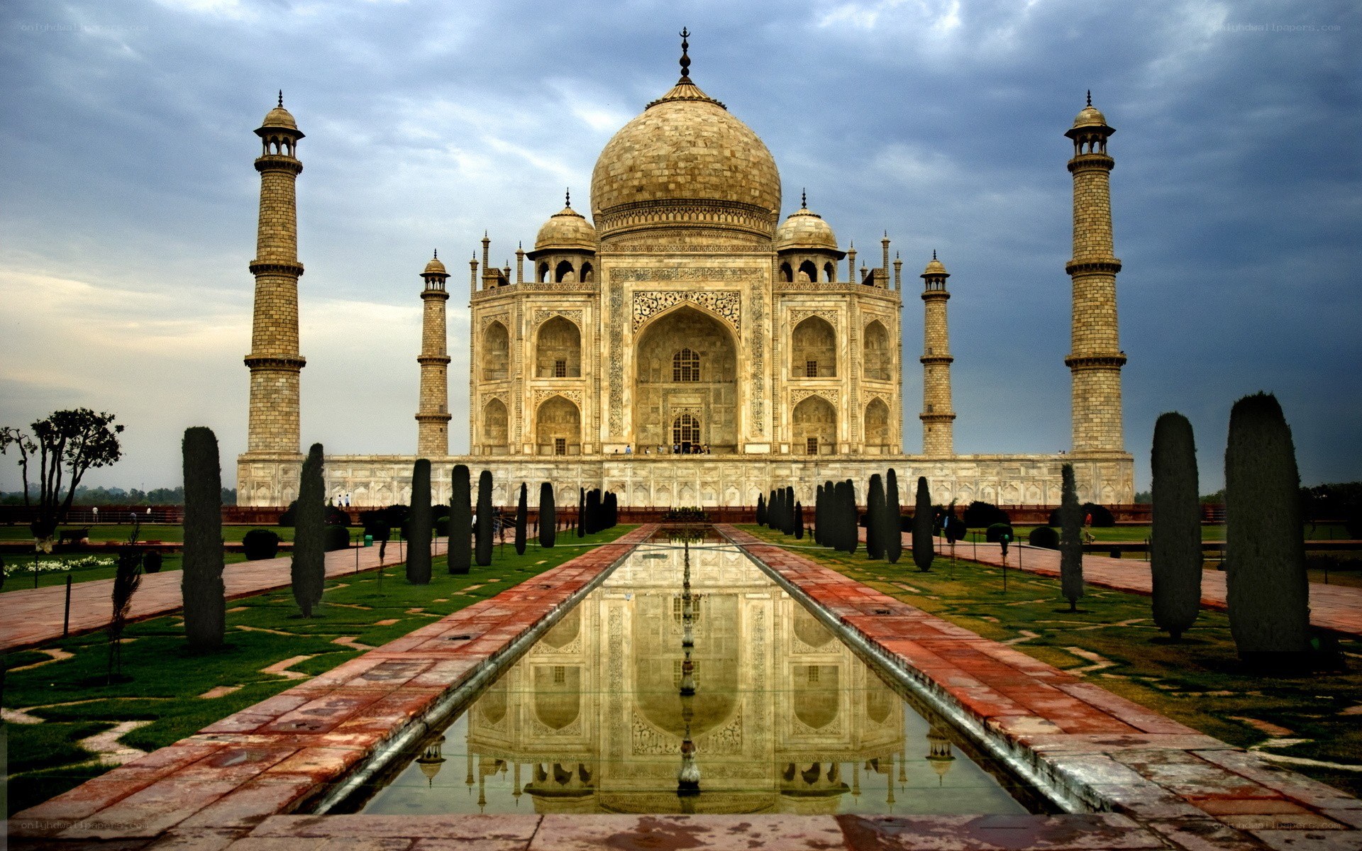 Taj Mahal reflection