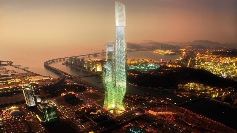 Tall Skyscraper at Night — Green