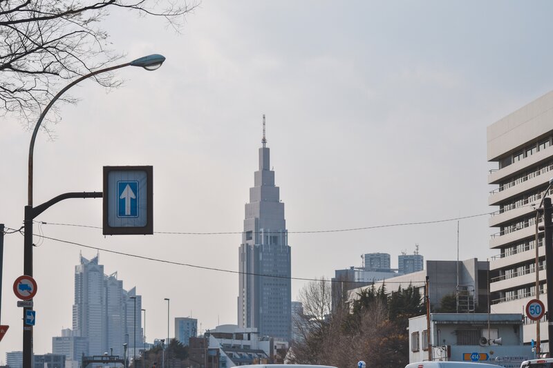 Tall Skyscraper in City — Gray