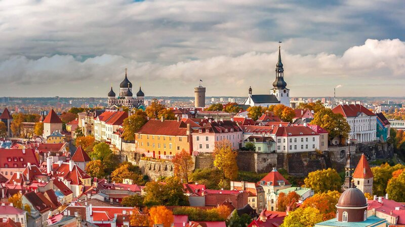 Tallinn Old Town — Red, Serene