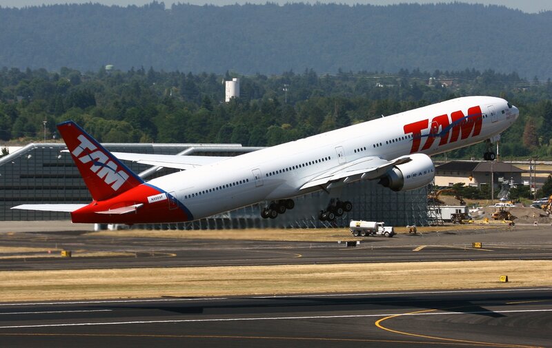 TAM Airlines Boeing 777 taking off