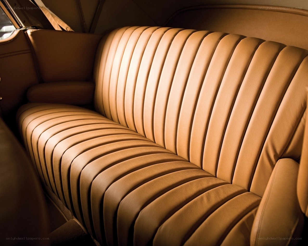 tan leather car seat