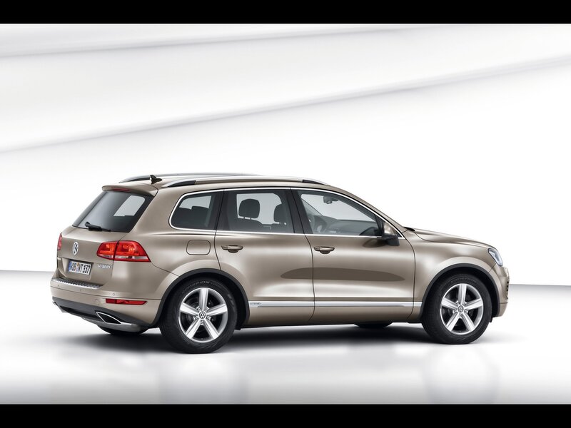 Tan Volkswagen Touareg Hybrid