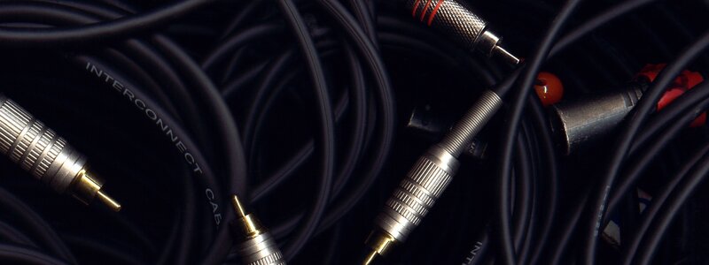 tangled audio cables