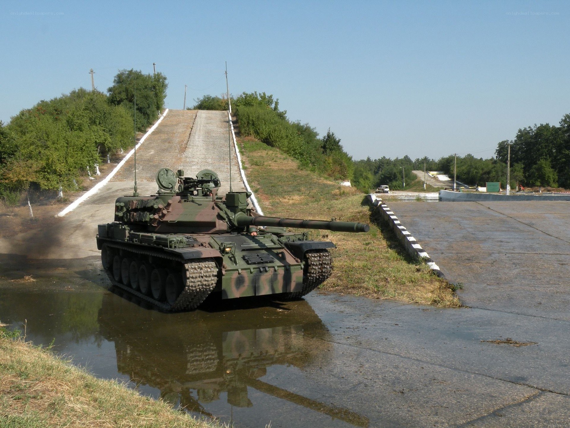 Tank crossing a water obstacle