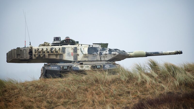 Tank on a Dune