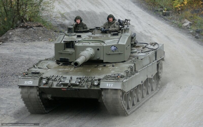 Tank on Dirt Road — Green, Serious