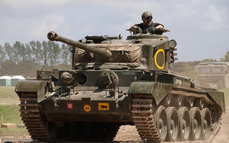 Tank with Crew — Green