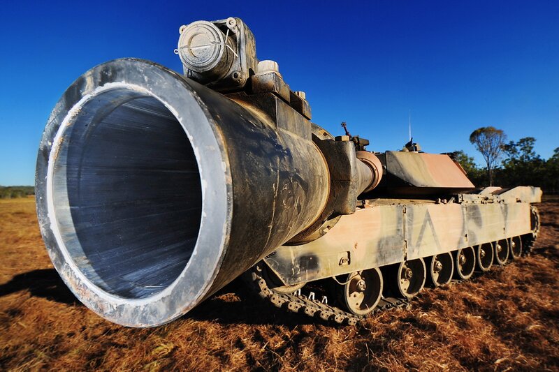 Tank with large cannon muzzle
