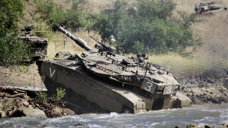 Tanks Crossing River — Green