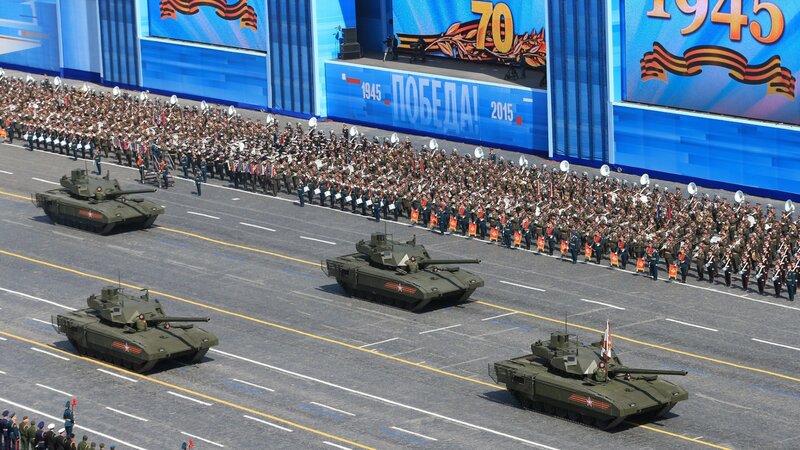 Tanks in Parade — Green