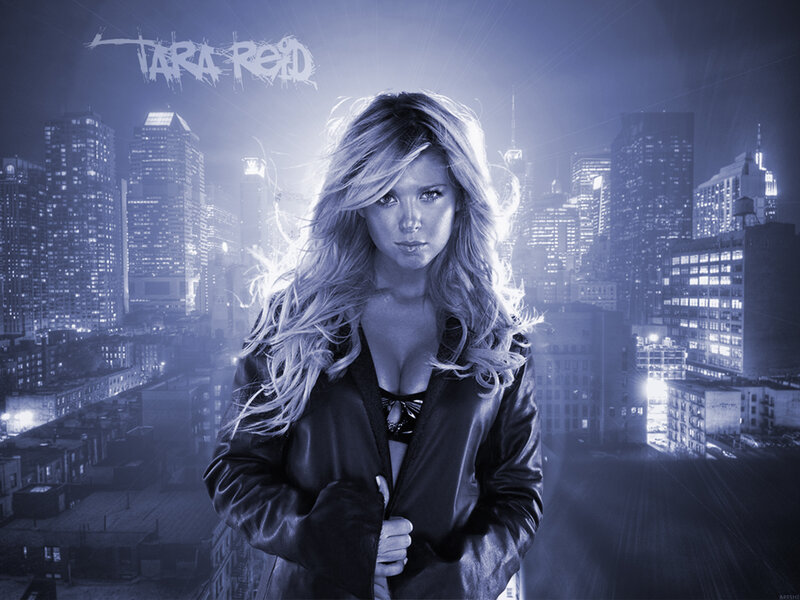 Tara Reid in cityscape