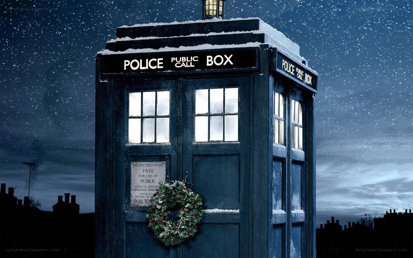 TARDIS in snowy night
