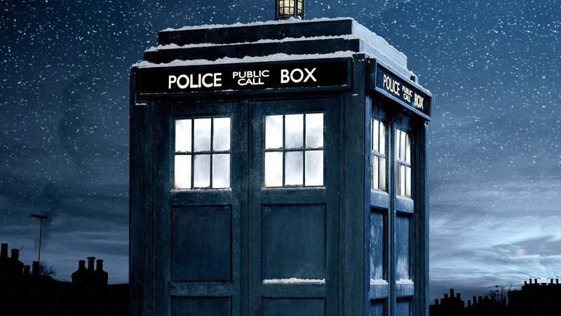 TARDIS in snowy night