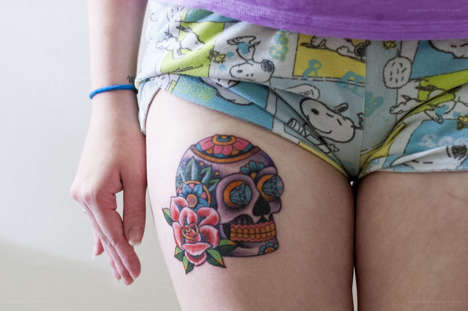 tattoo on thigh with skull