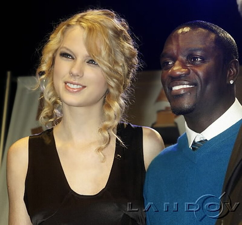 Taylor Swift and Akon at event