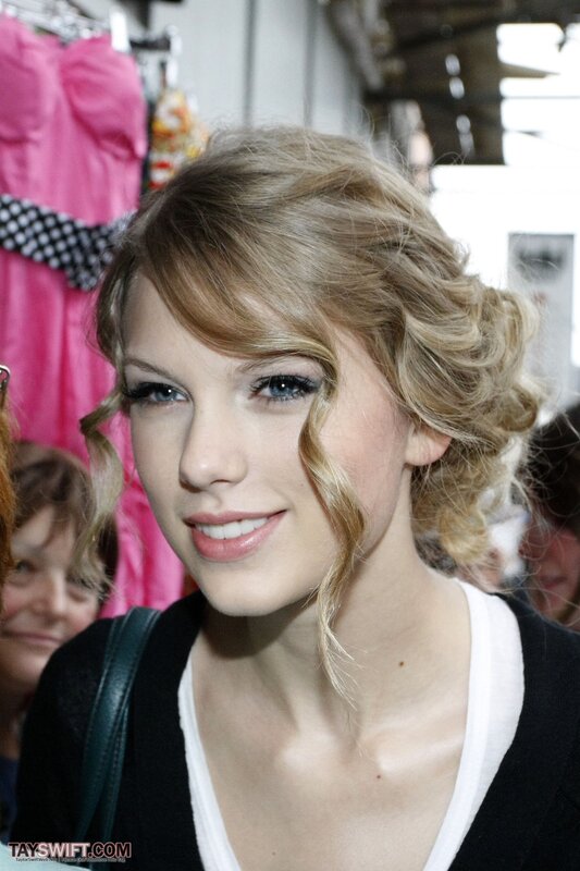 Taylor Swift at a public event
