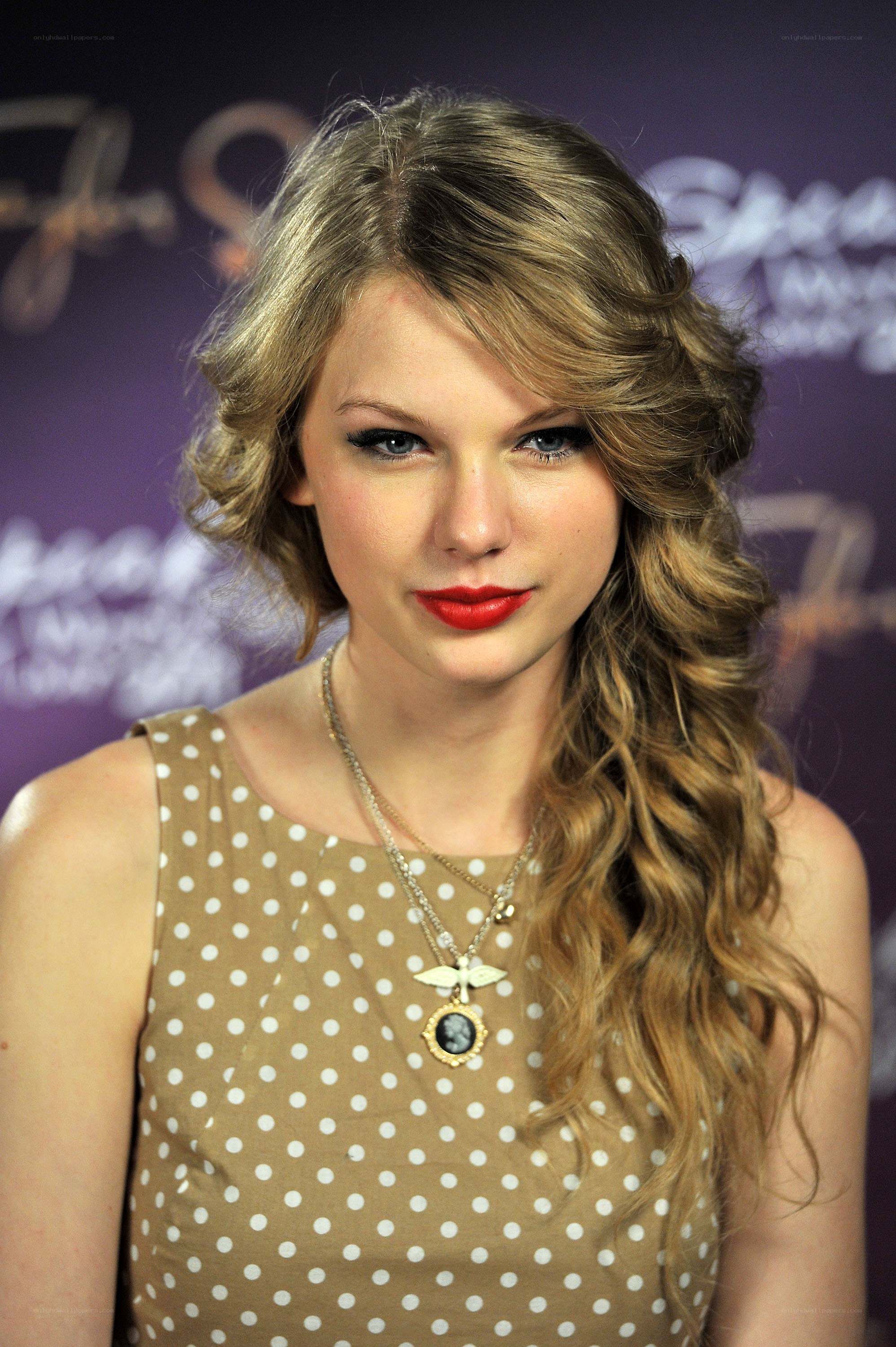 Taylor Swift at an awards event