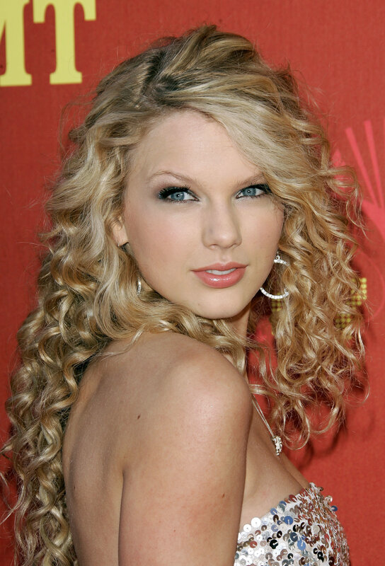 Taylor Swift at an event