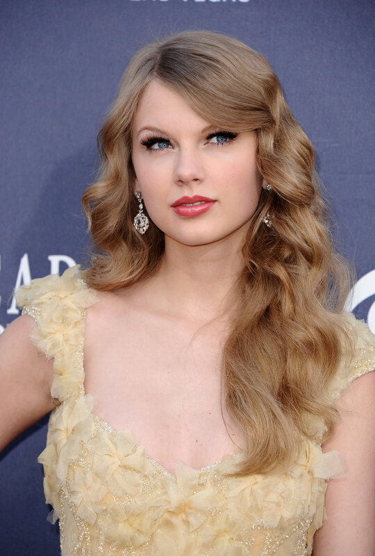 Taylor Swift at an event