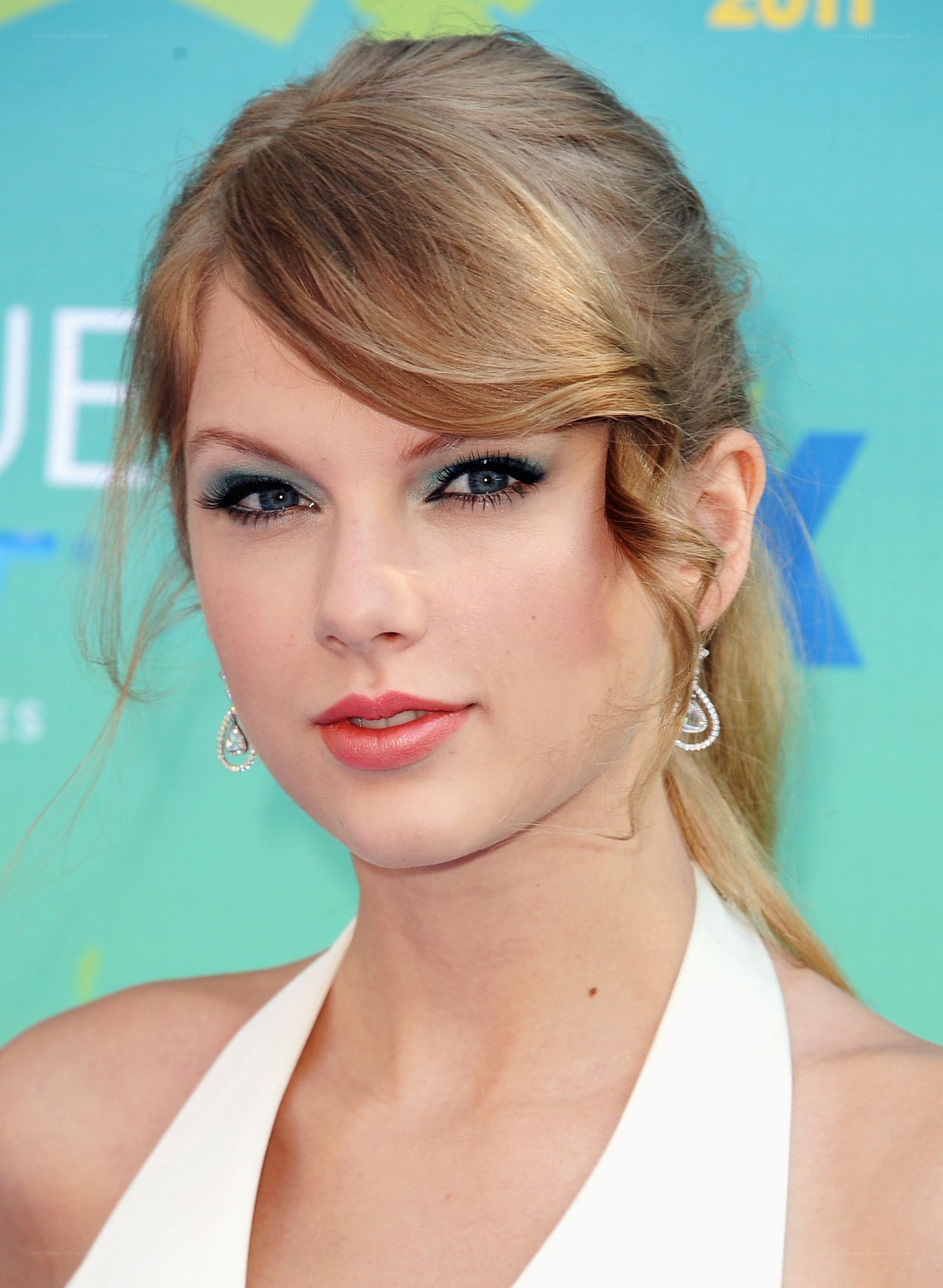 Taylor Swift at an event