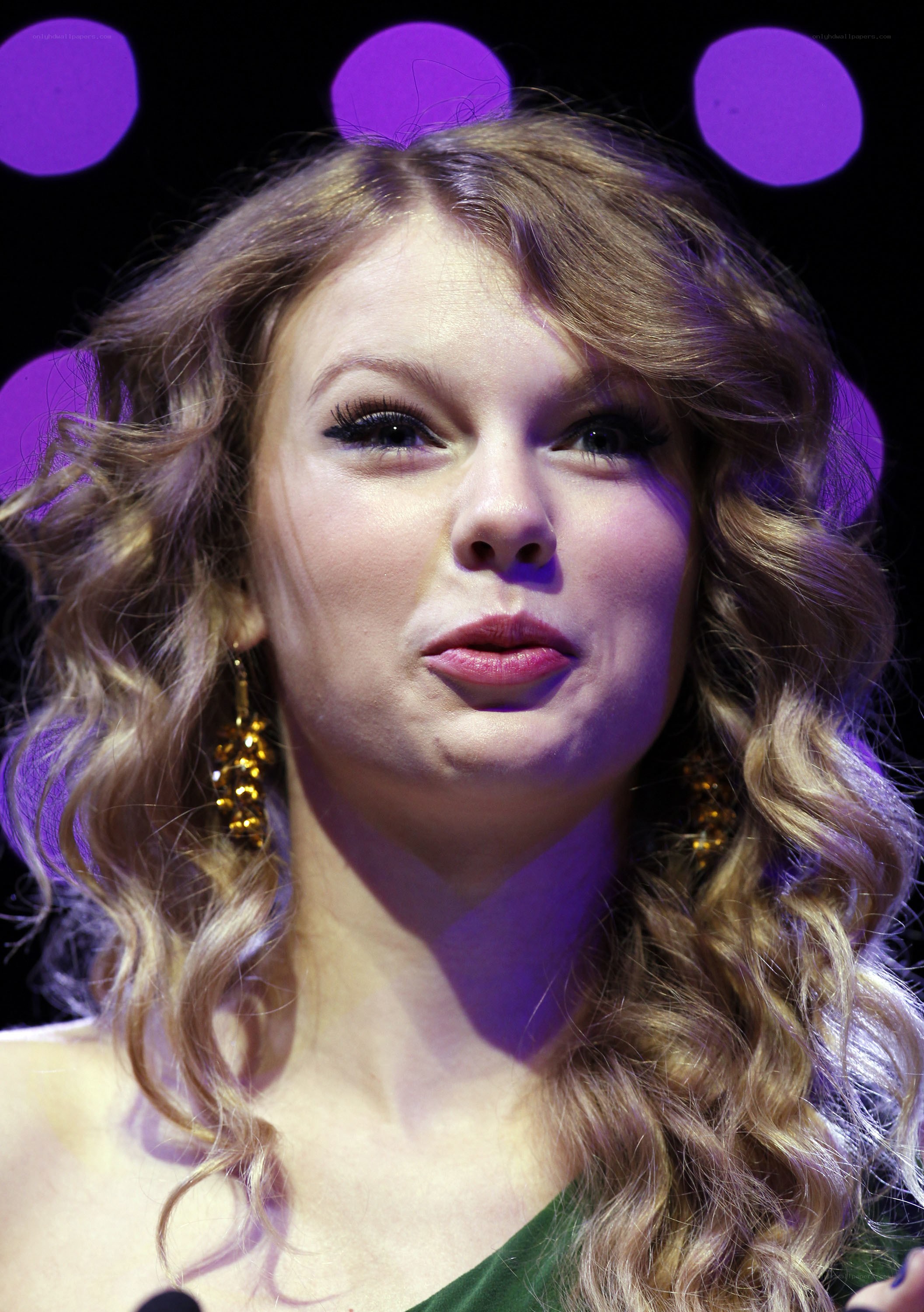 Taylor Swift at an event