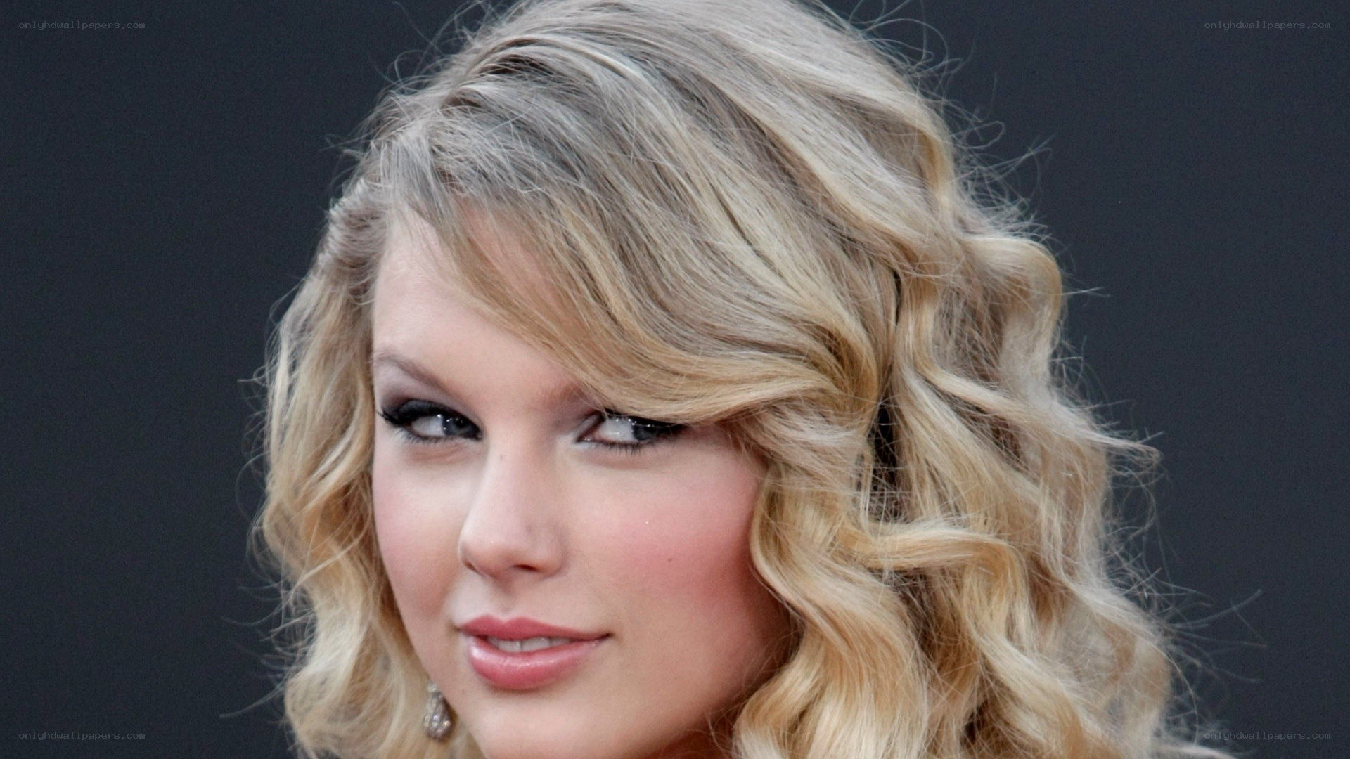 Taylor Swift at an event