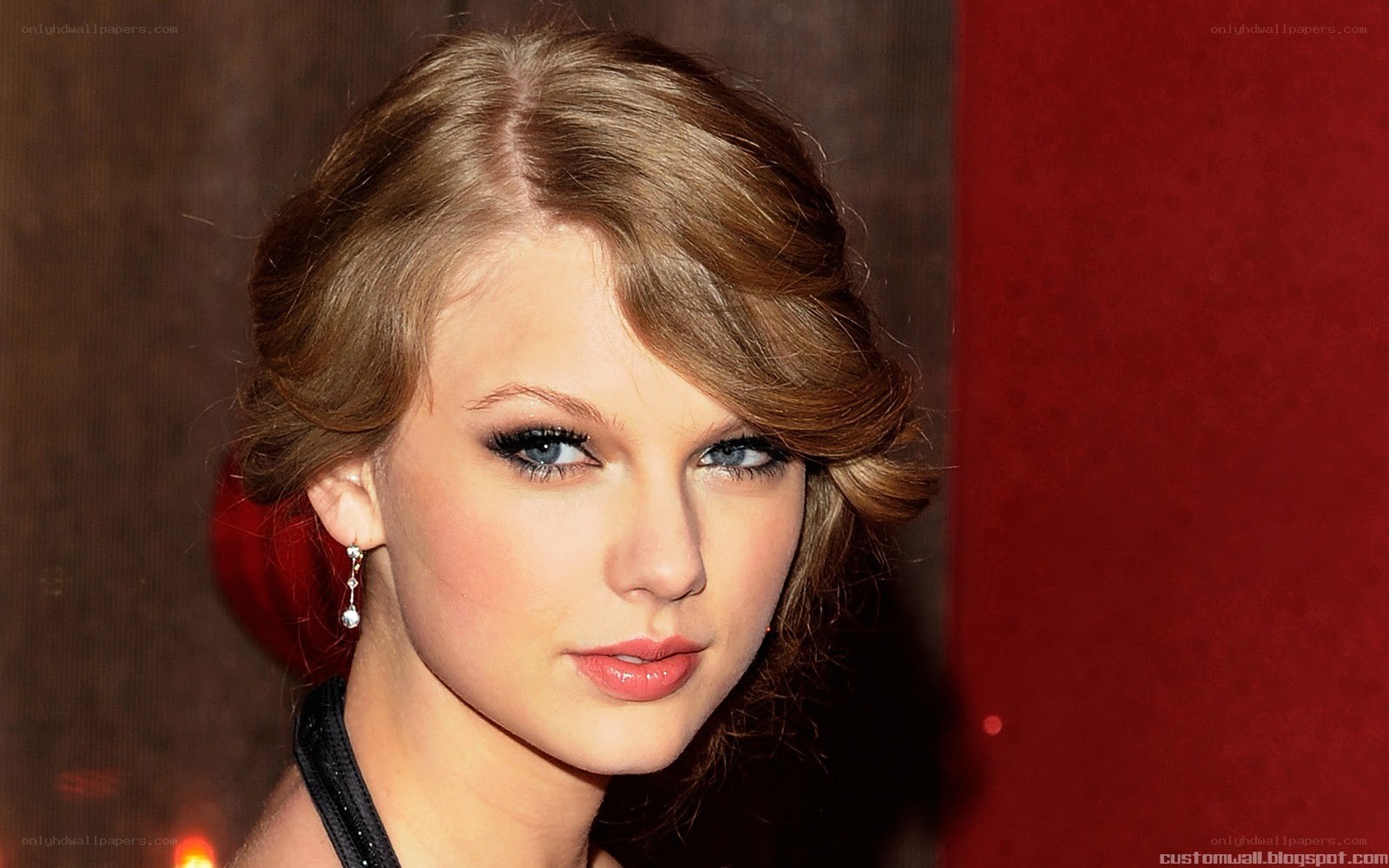 Taylor Swift at an event