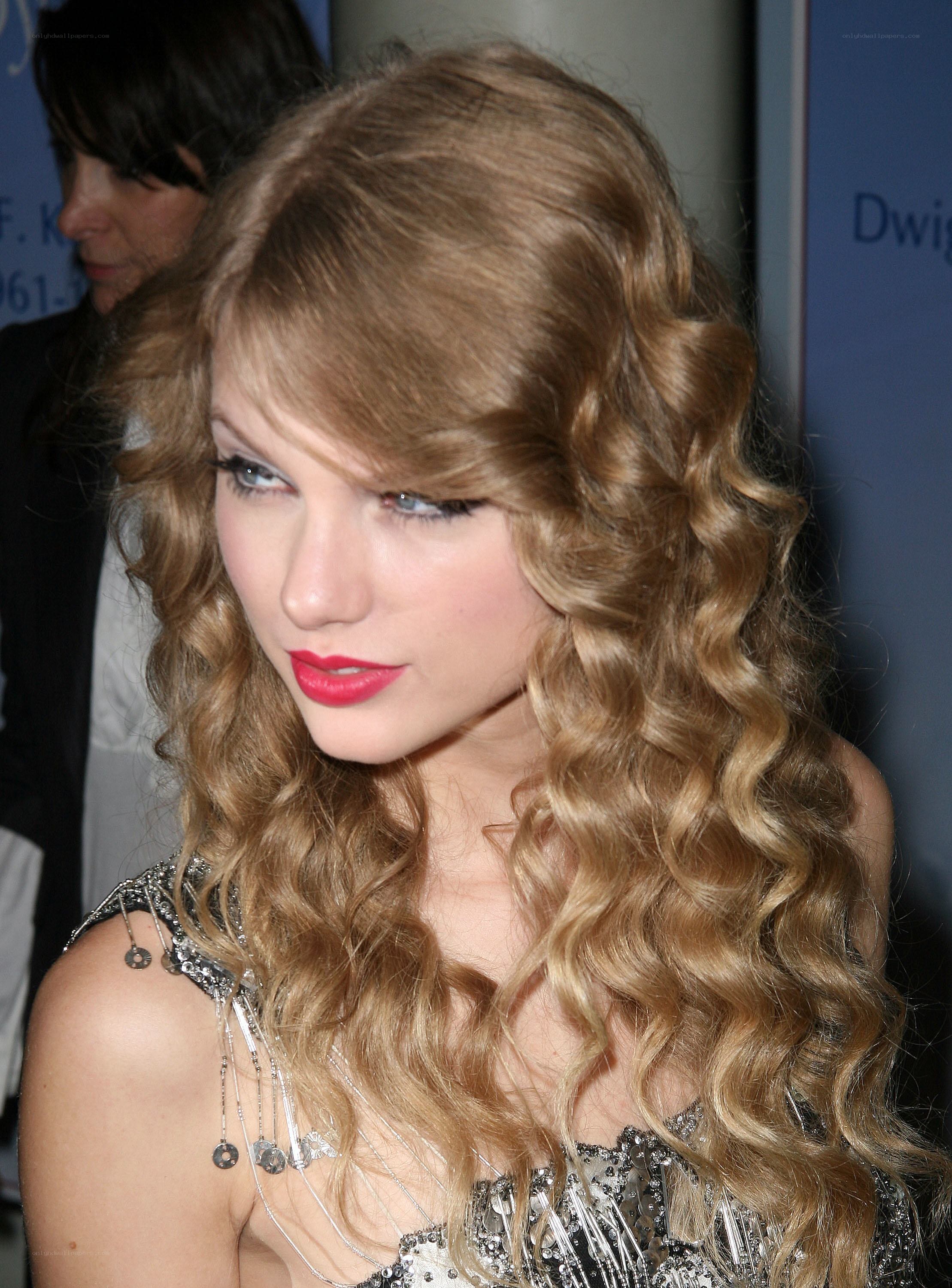 Taylor Swift at an event