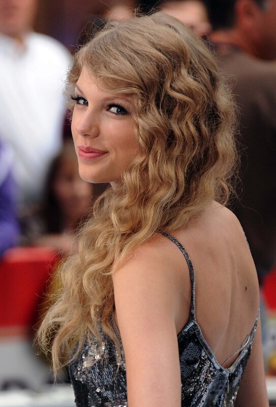 Taylor Swift at an event