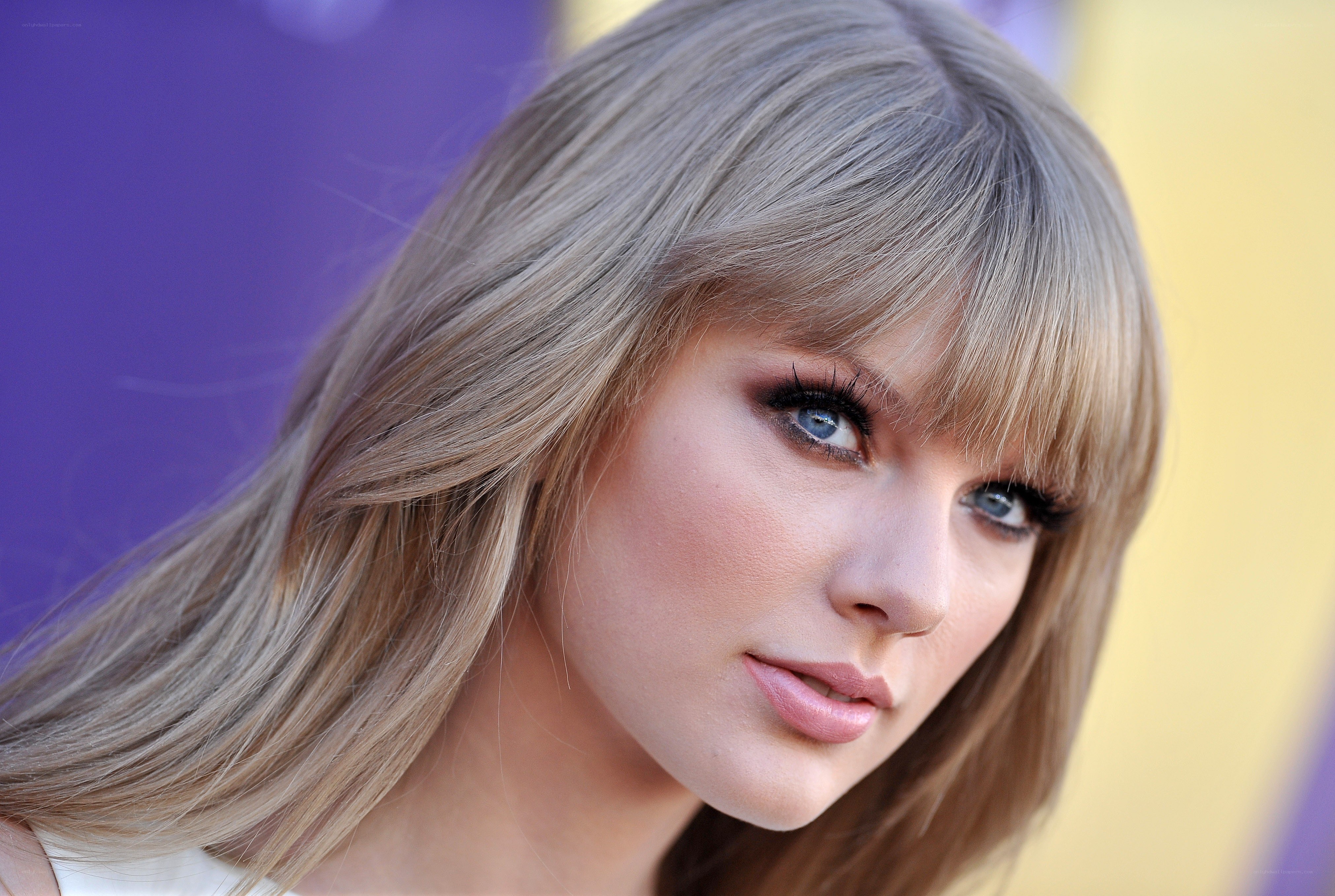 Taylor Swift at an event
