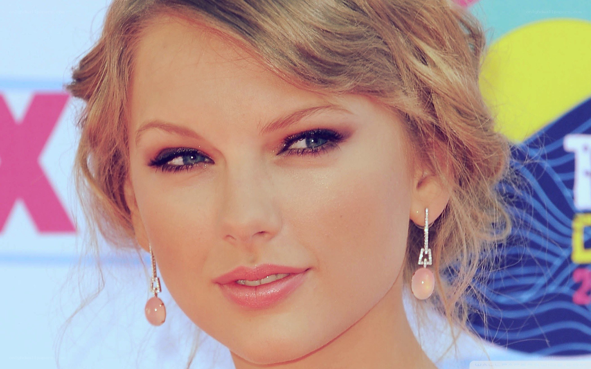 Taylor Swift at an event
