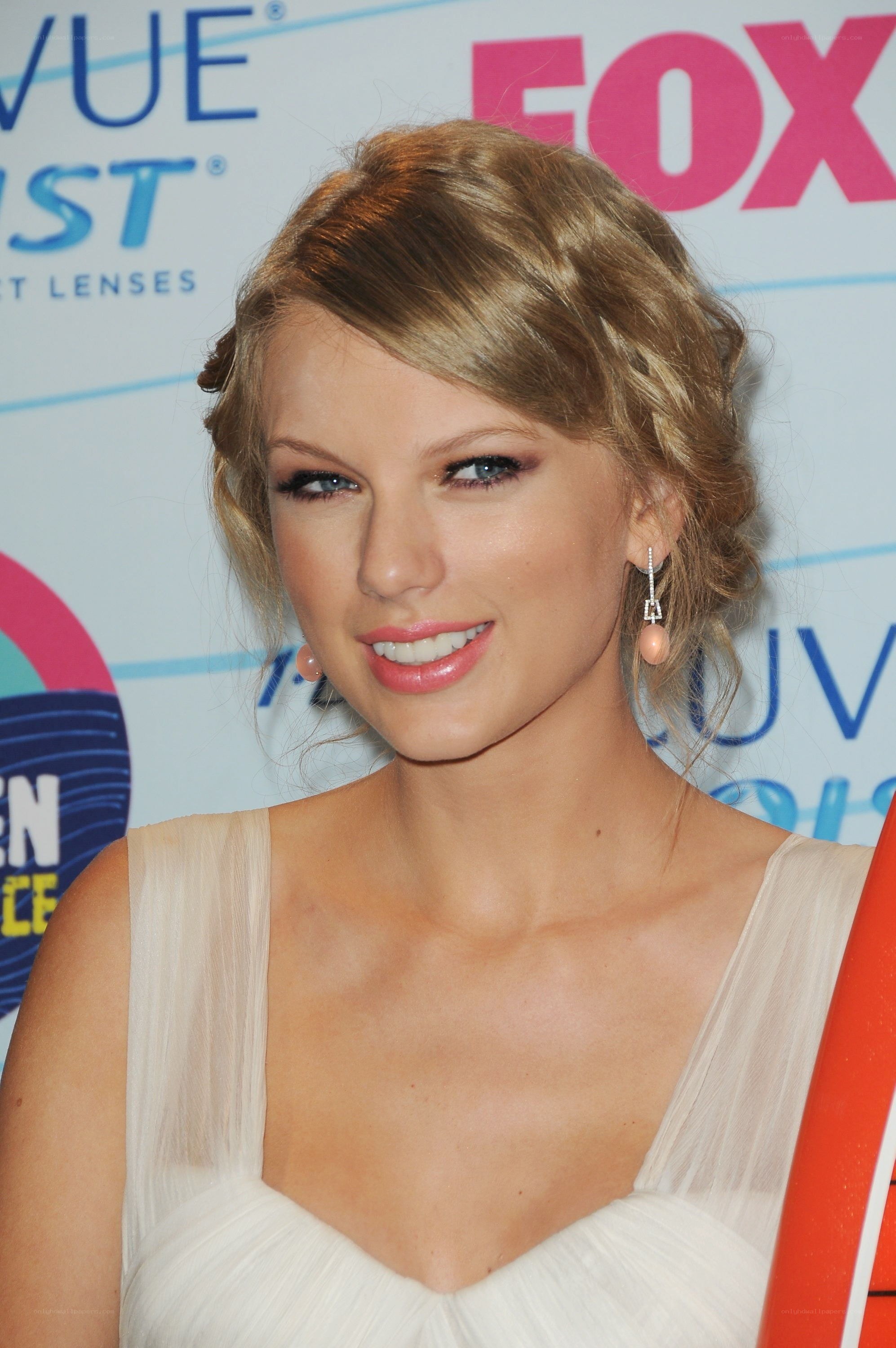 Taylor Swift at an event