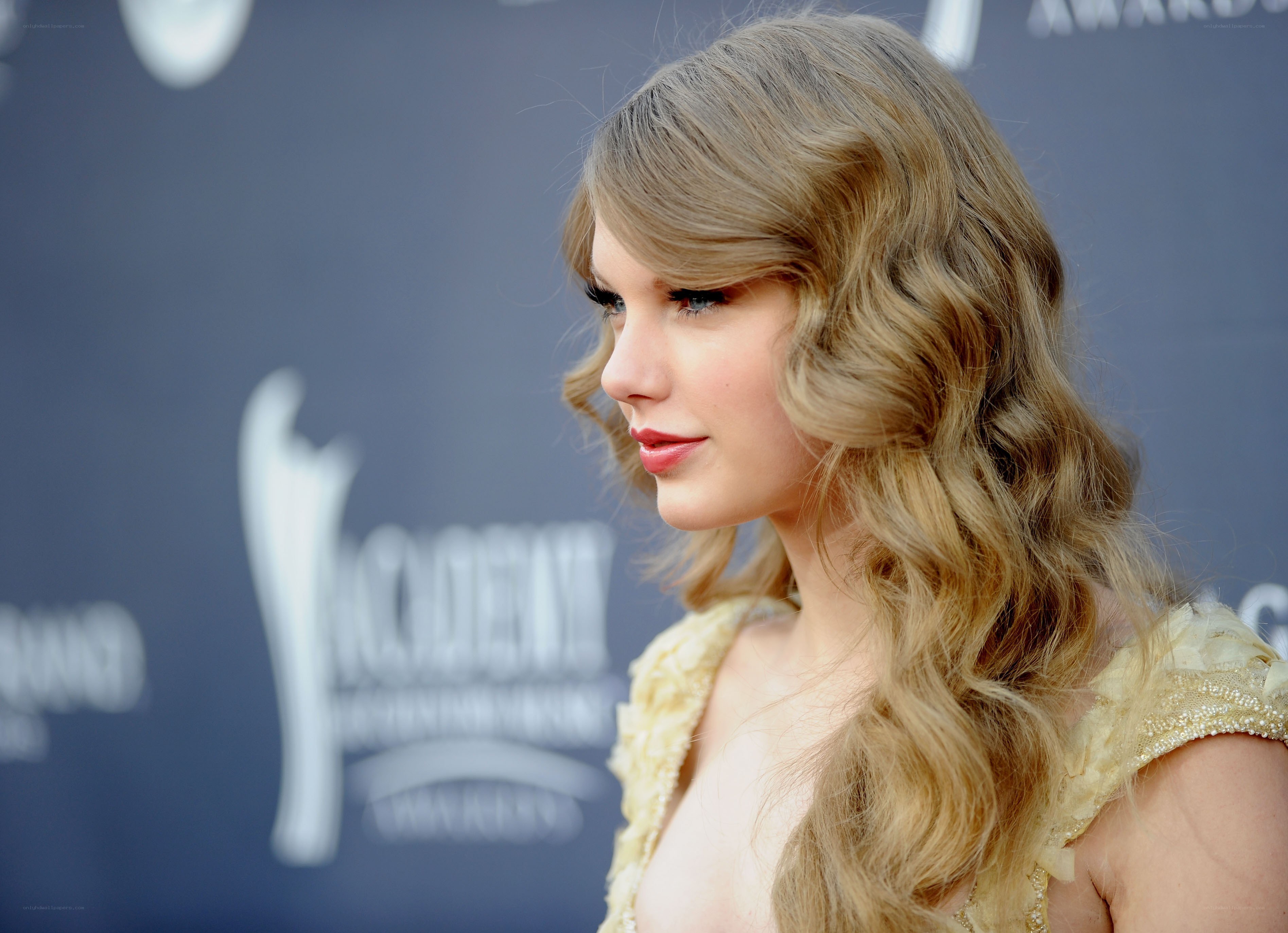 Taylor Swift at awards event
