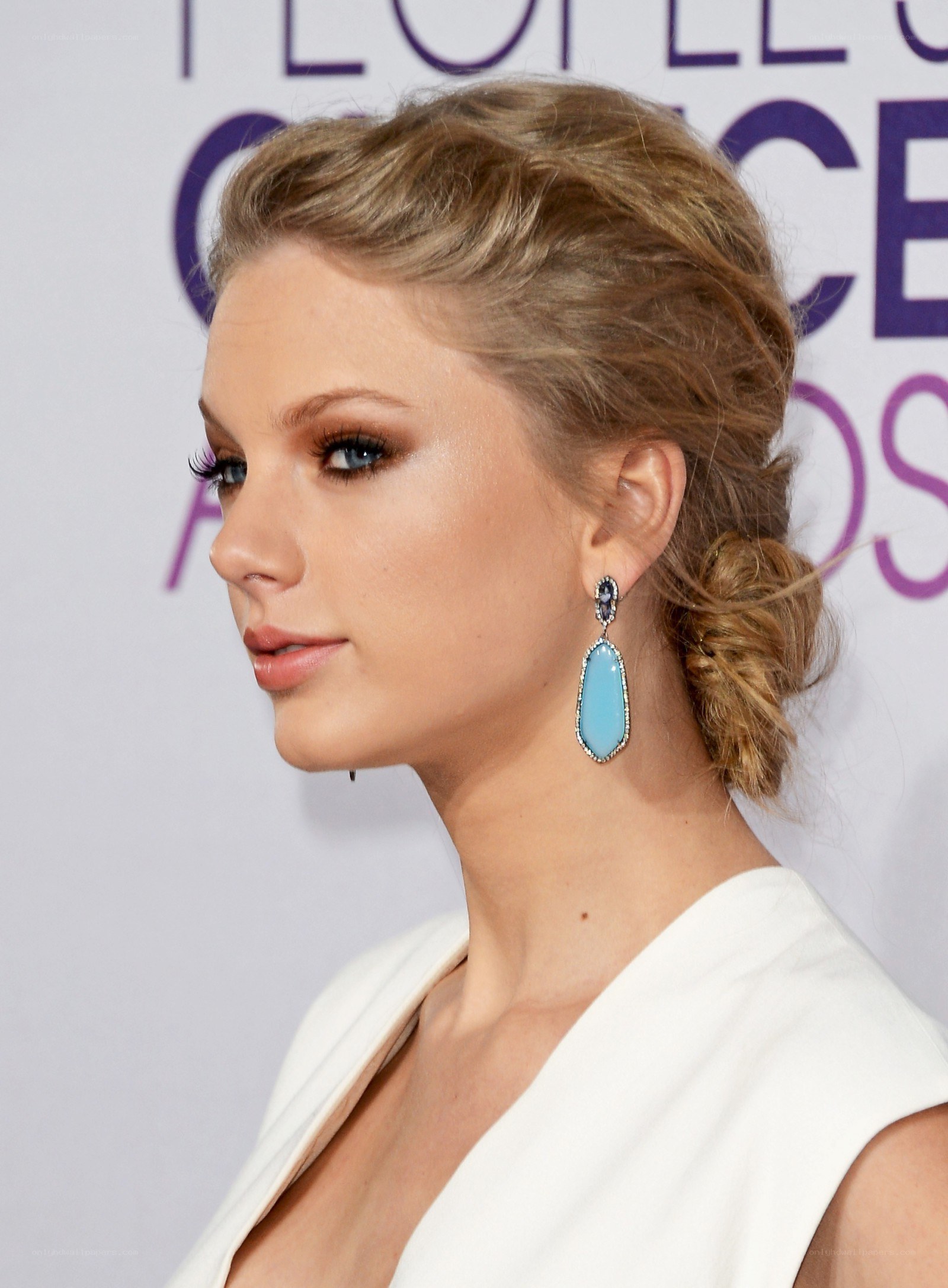Taylor Swift at awards show