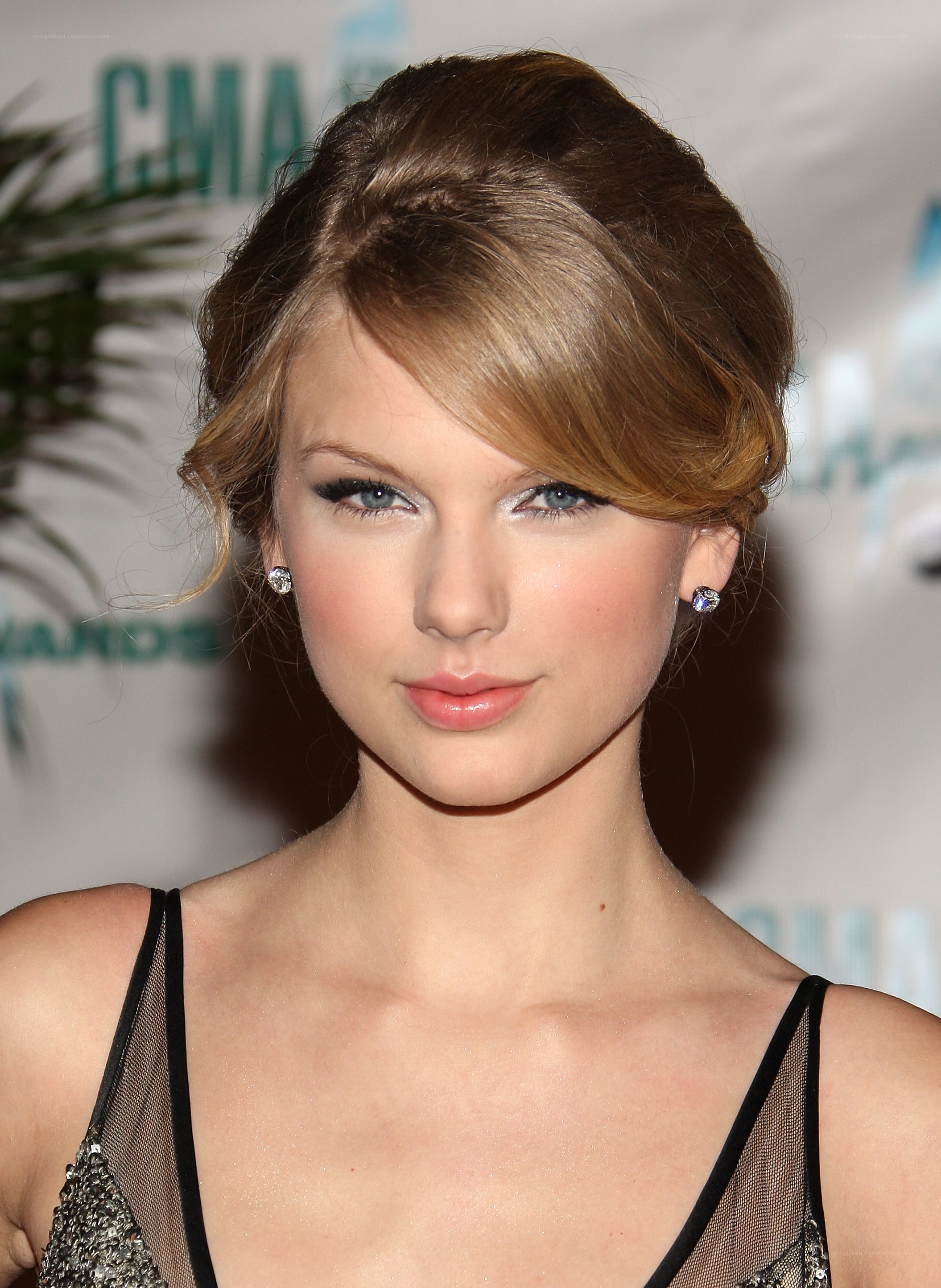 Taylor Swift at CMA Awards