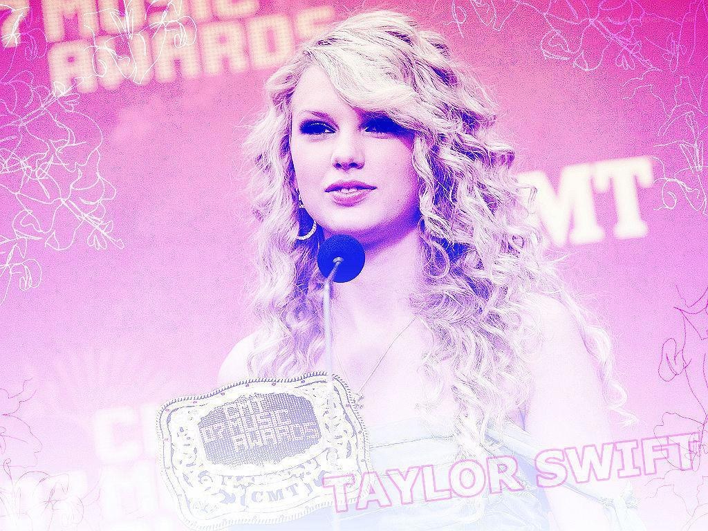 Taylor Swift at CMT Awards