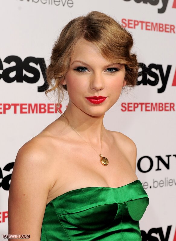 Taylor Swift at event