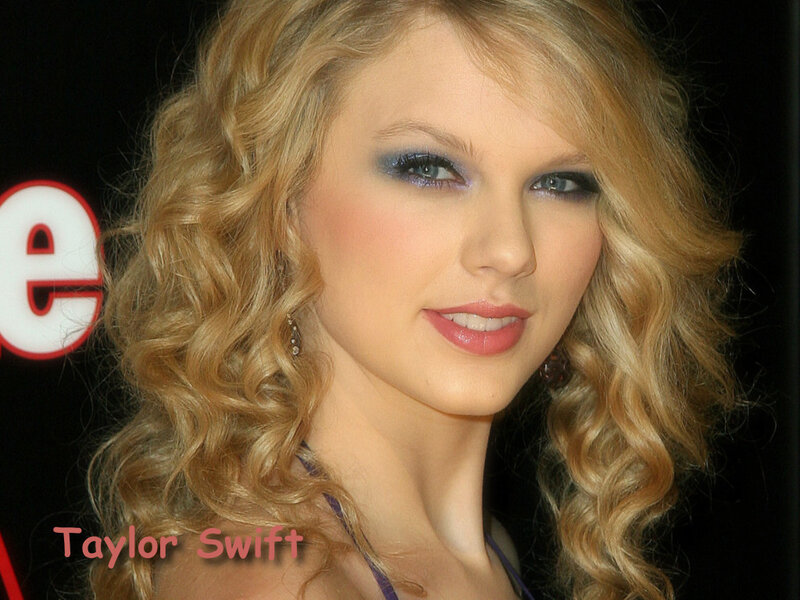 Taylor Swift at event