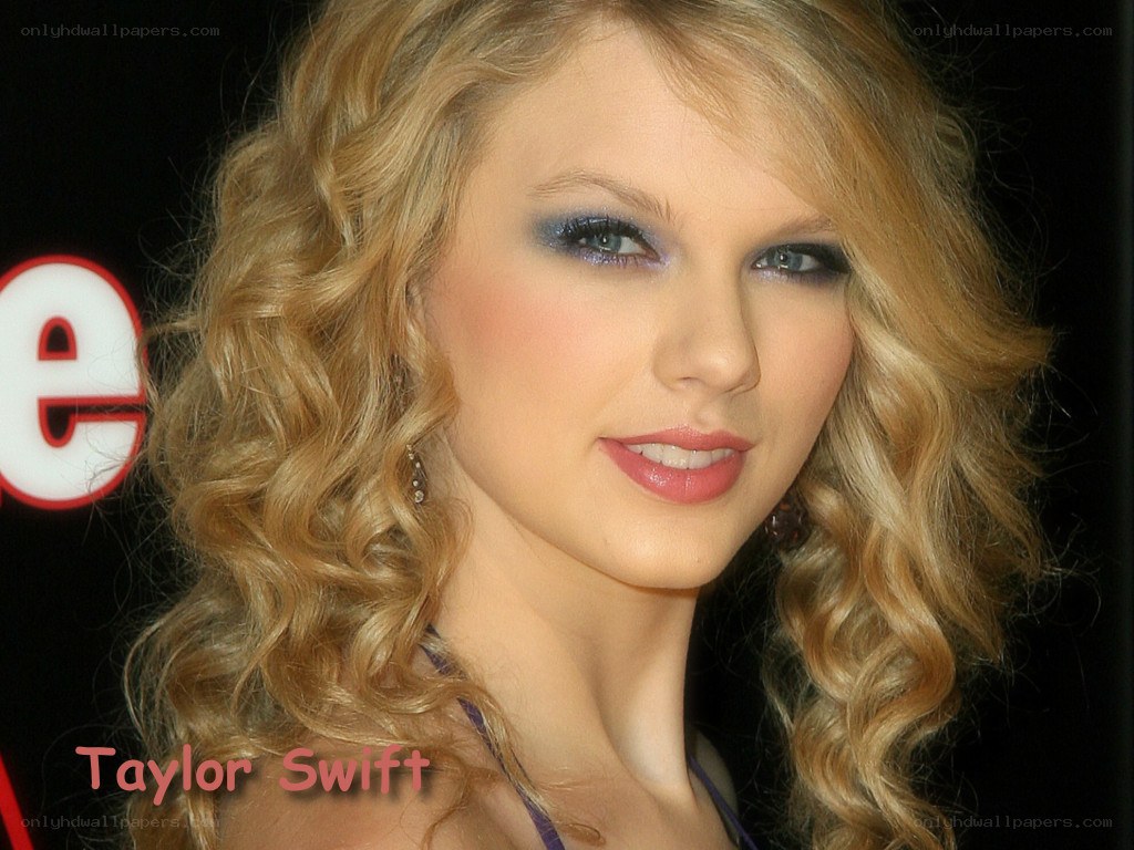 Taylor Swift at event