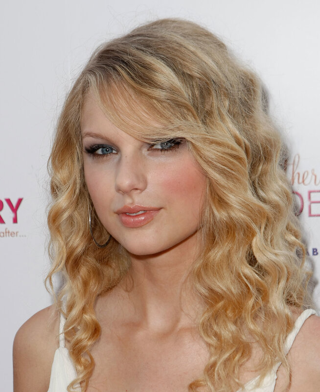 Taylor Swift at event