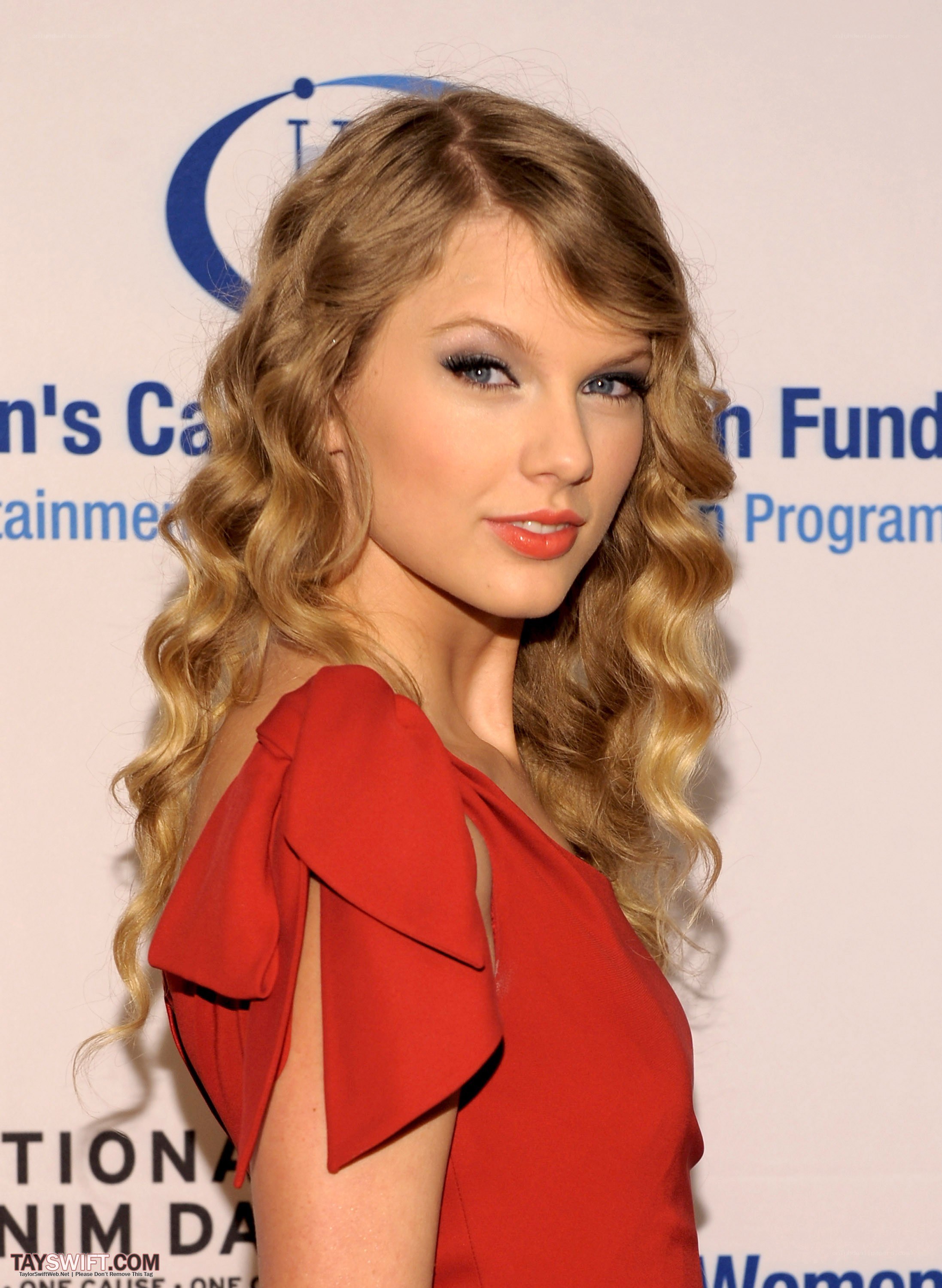 Taylor Swift at event