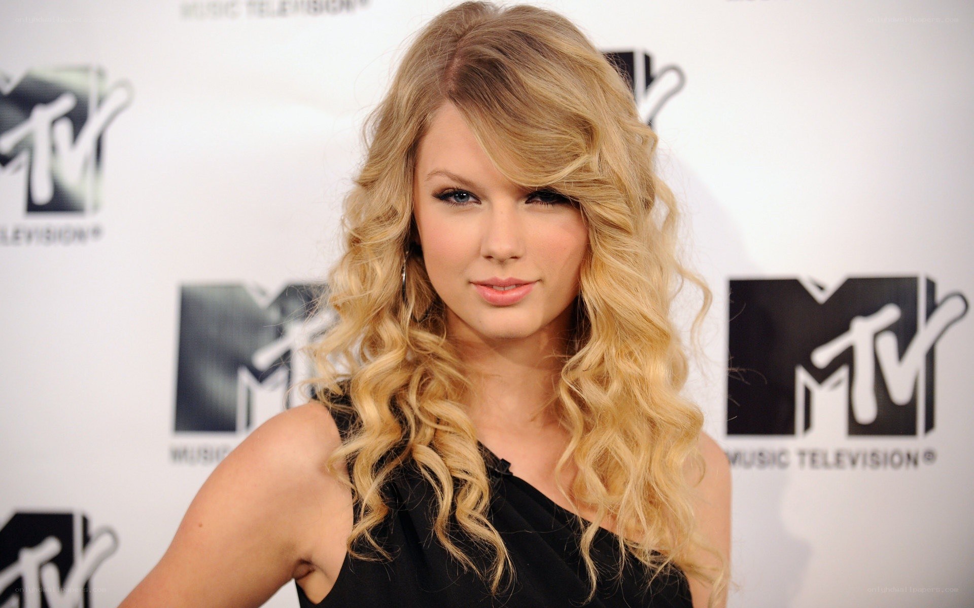 Taylor Swift at MTV event