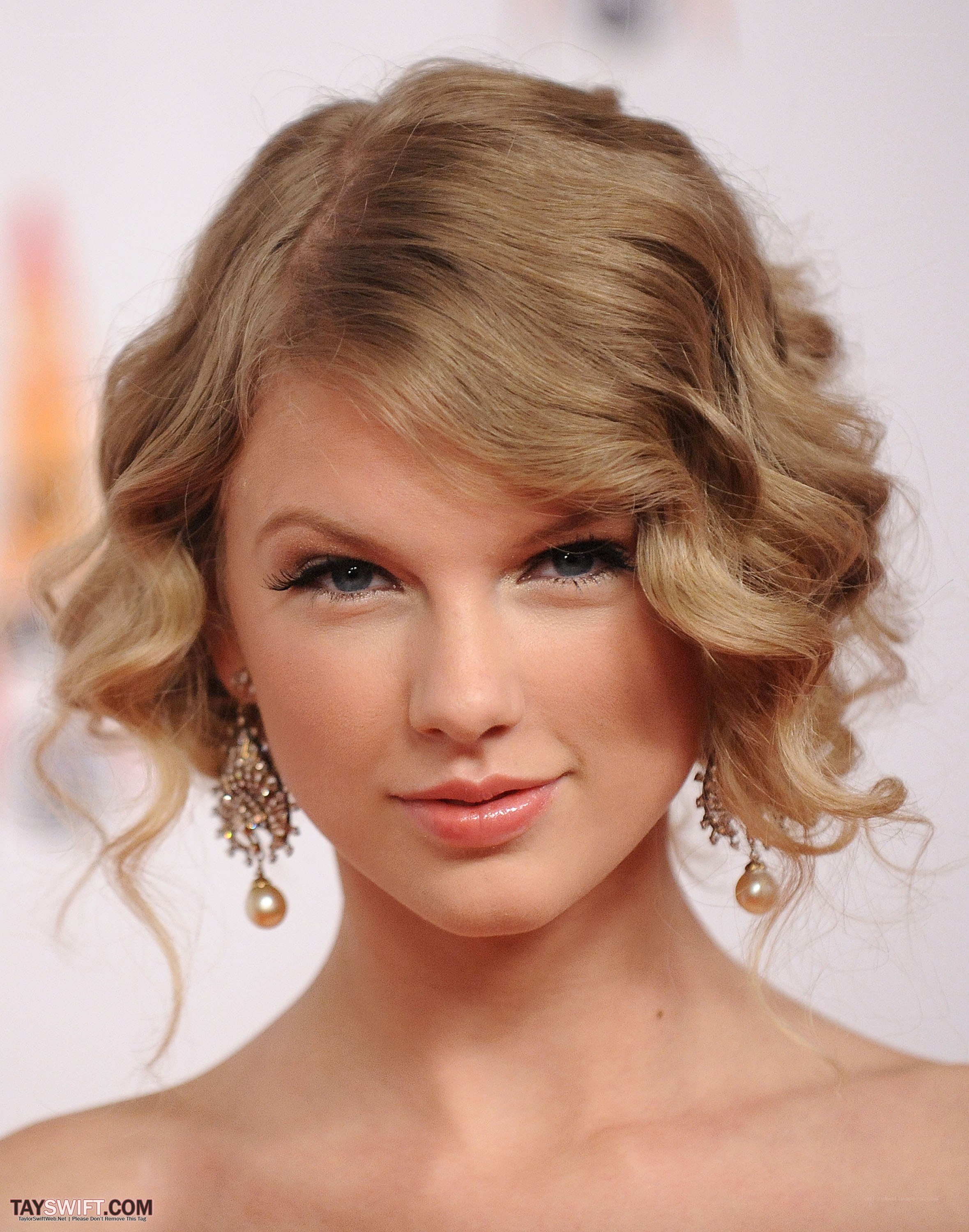 Taylor Swift at red carpet event