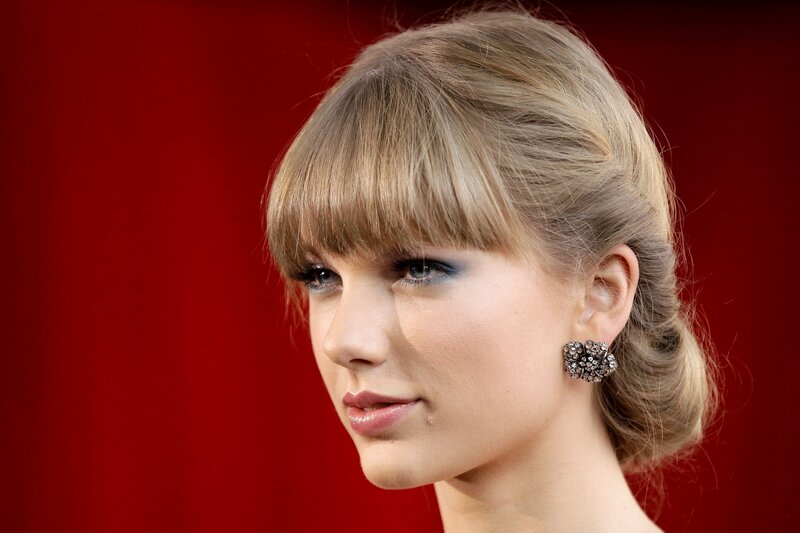 Taylor Swift at red carpet event